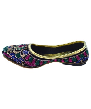 Womens Shoes With Embroidered Floral Motif